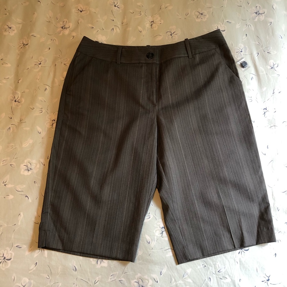 NWT-Black/Gray Striped Pattern Dress Shorts - 12